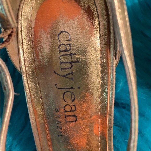 Cathy Jean EUC T-strap metallic heel - Picture 2 of 6